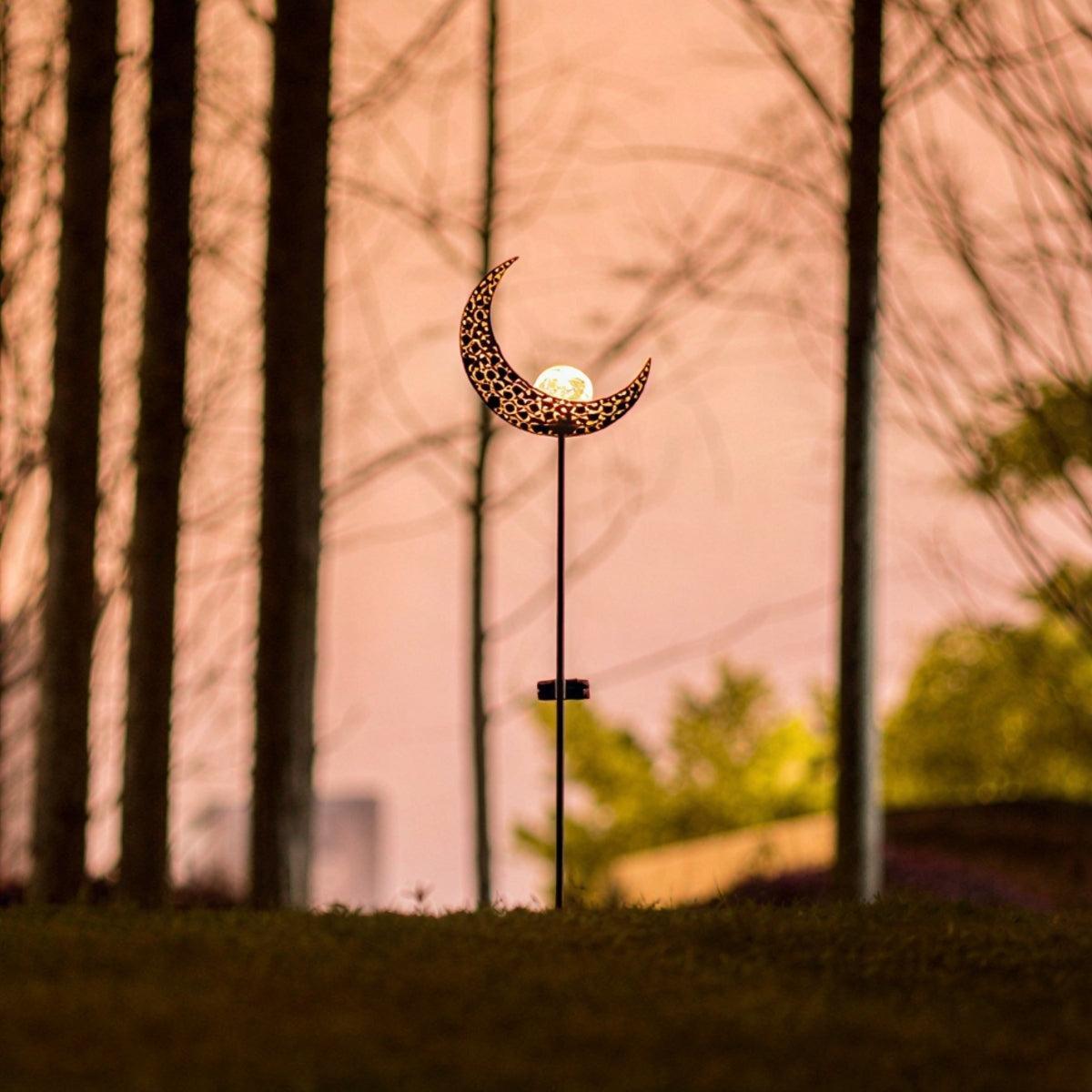 Moon Crescent Styled Solar Garden Light For Outdoor Pathways
