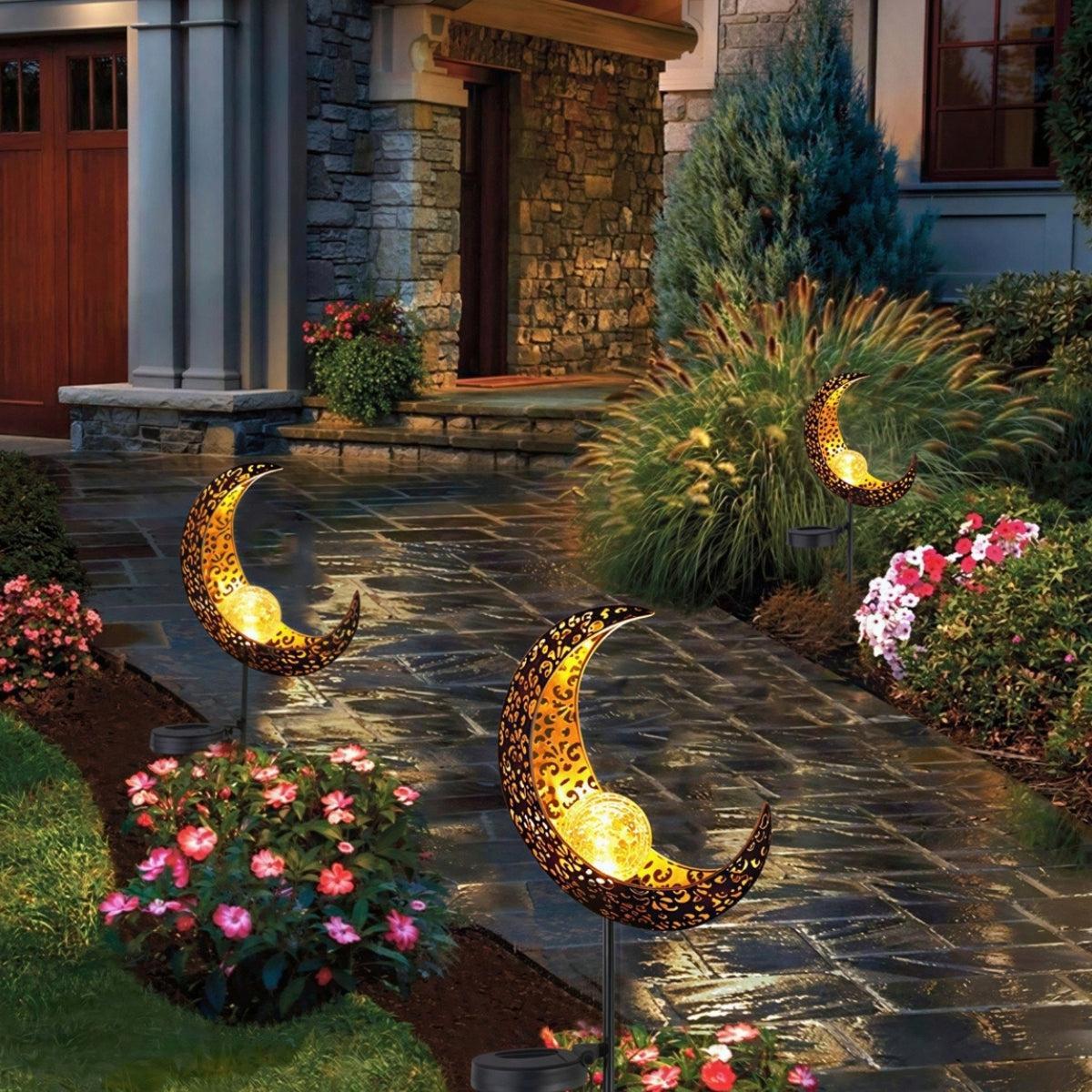 Moon Crescent Styled Solar Garden Light For Outdoor Pathways