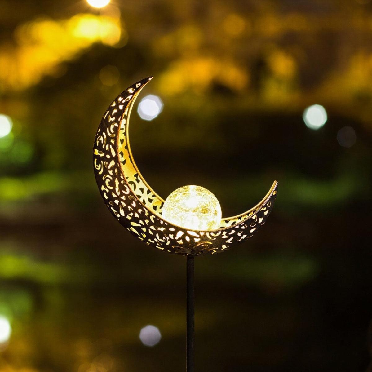Moon Crescent Styled Solar Garden Light For Outdoor Pathways