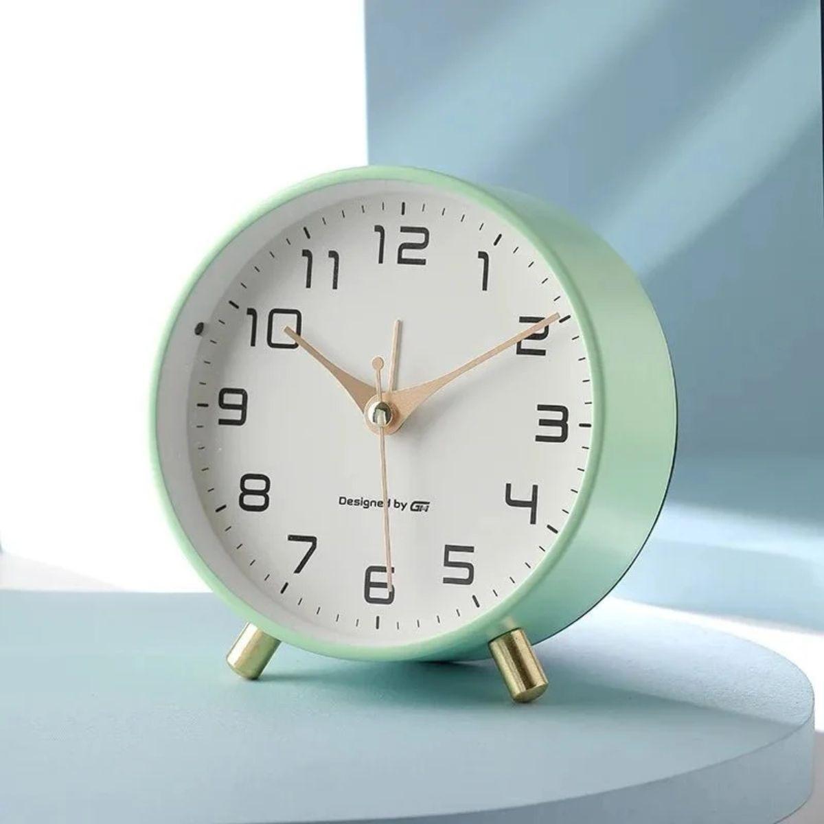 Silent Bedside Table Clock With Scandinavian Minimalist Design