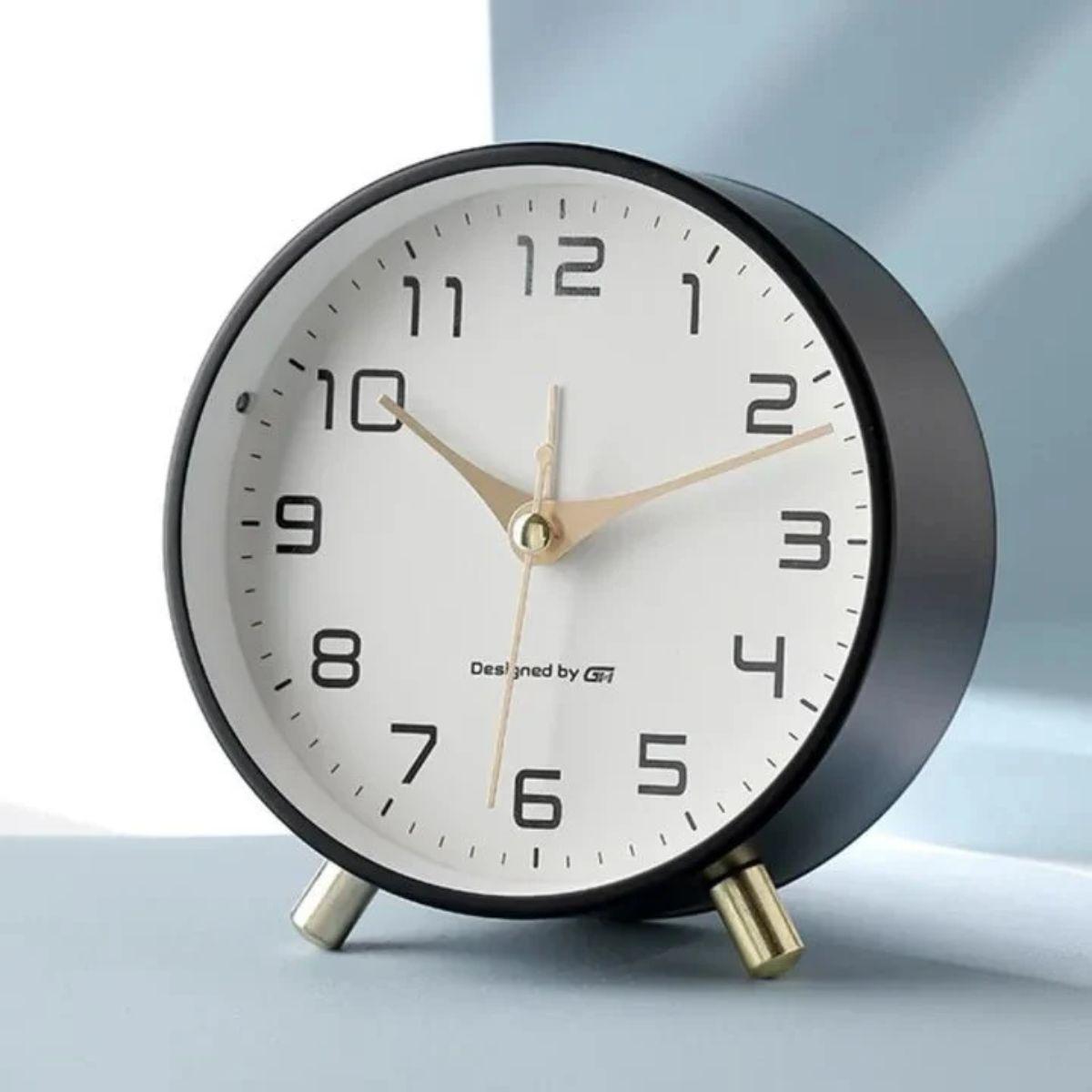 Silent Bedside Table Clock With Scandinavian Minimalist Design