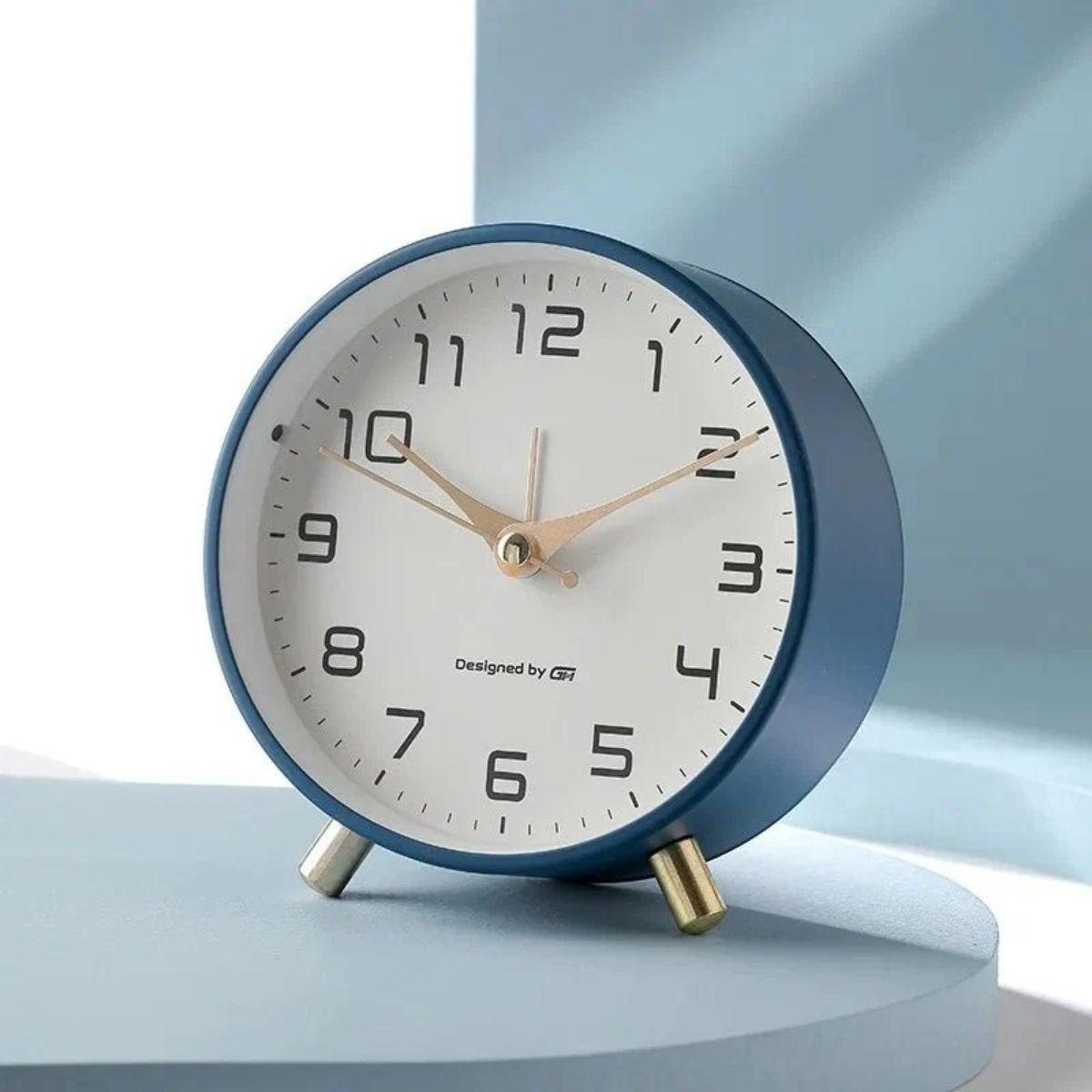 Silent Bedside Table Clock With Scandinavian Minimalist Design