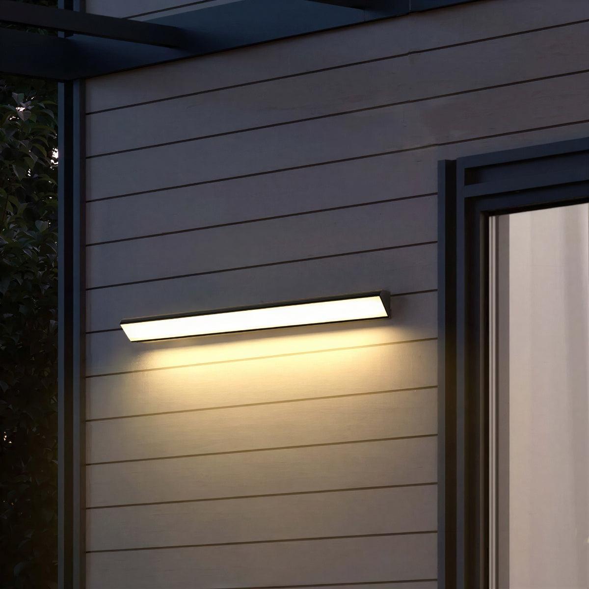 Sleek Linear Outdoor Wall Light For Entrances With Geometric Design