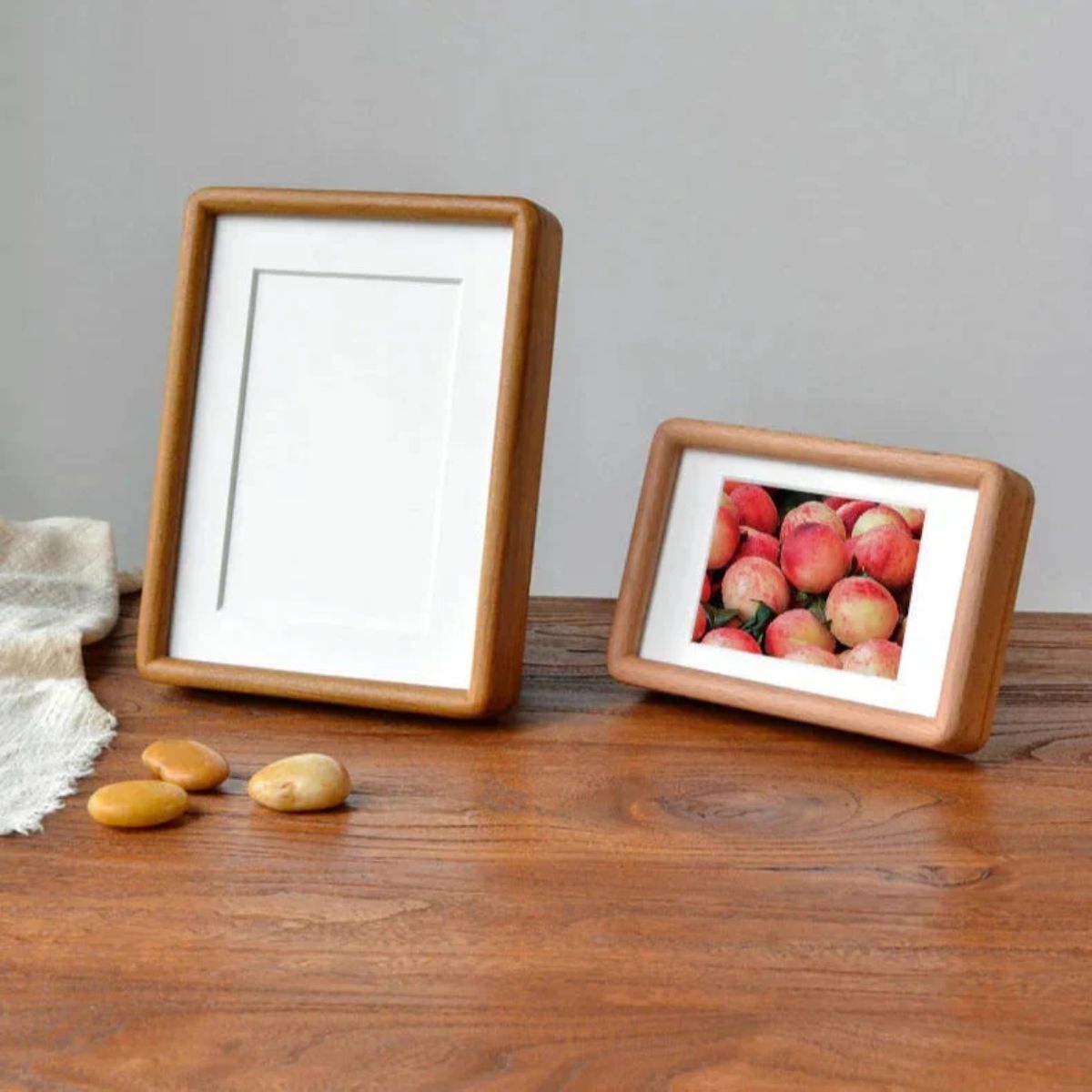 Photo Picture Display Frame Stand With Rounded Wood Corners