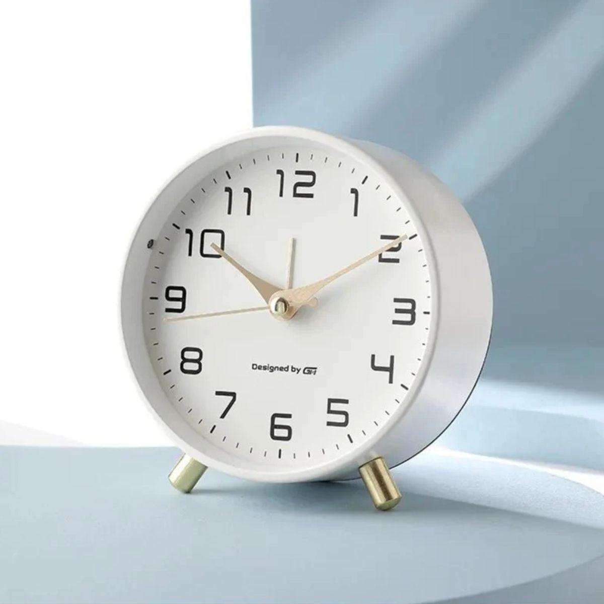 Silent Bedside Table Clock With Scandinavian Minimalist Design