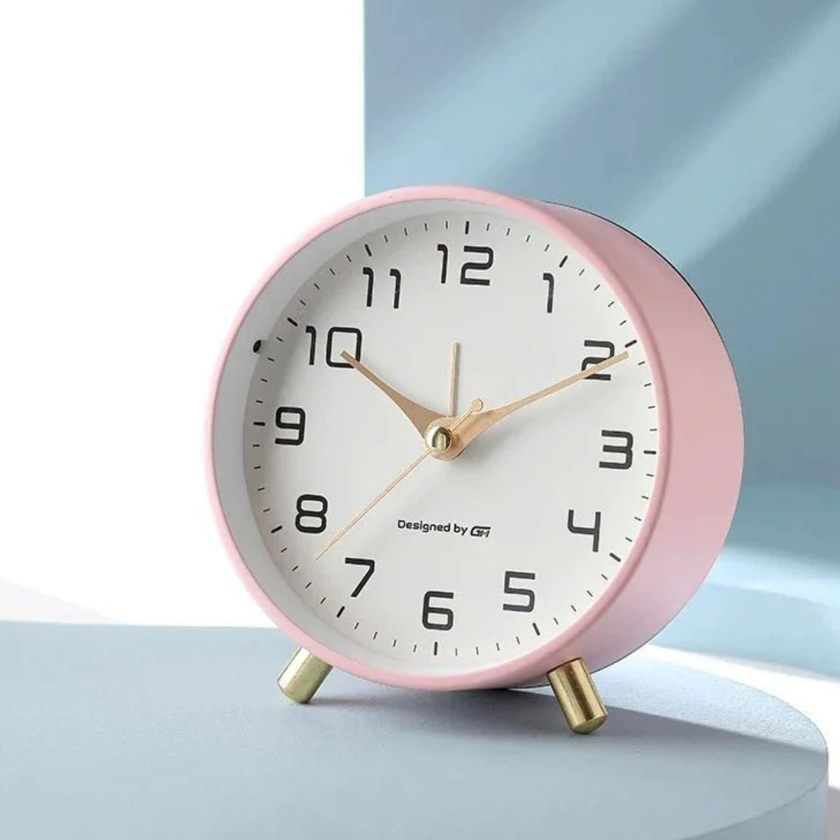 Silent Bedside Table Clock With Scandinavian Minimalist Design