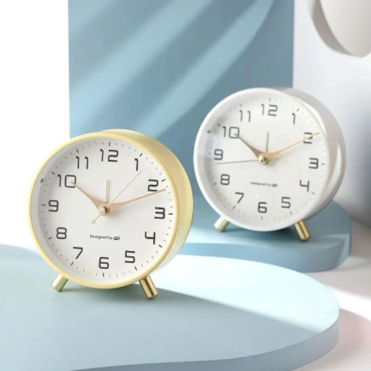 Silent Bedside Table Clock With Scandinavian Minimalist Design