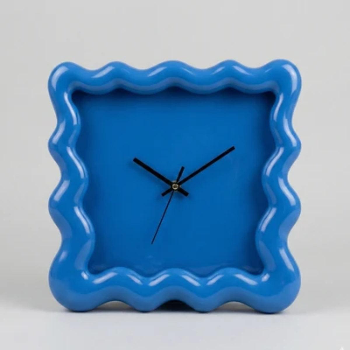 Silent Wall Clock With Modern Minimalist Wavy Square Design