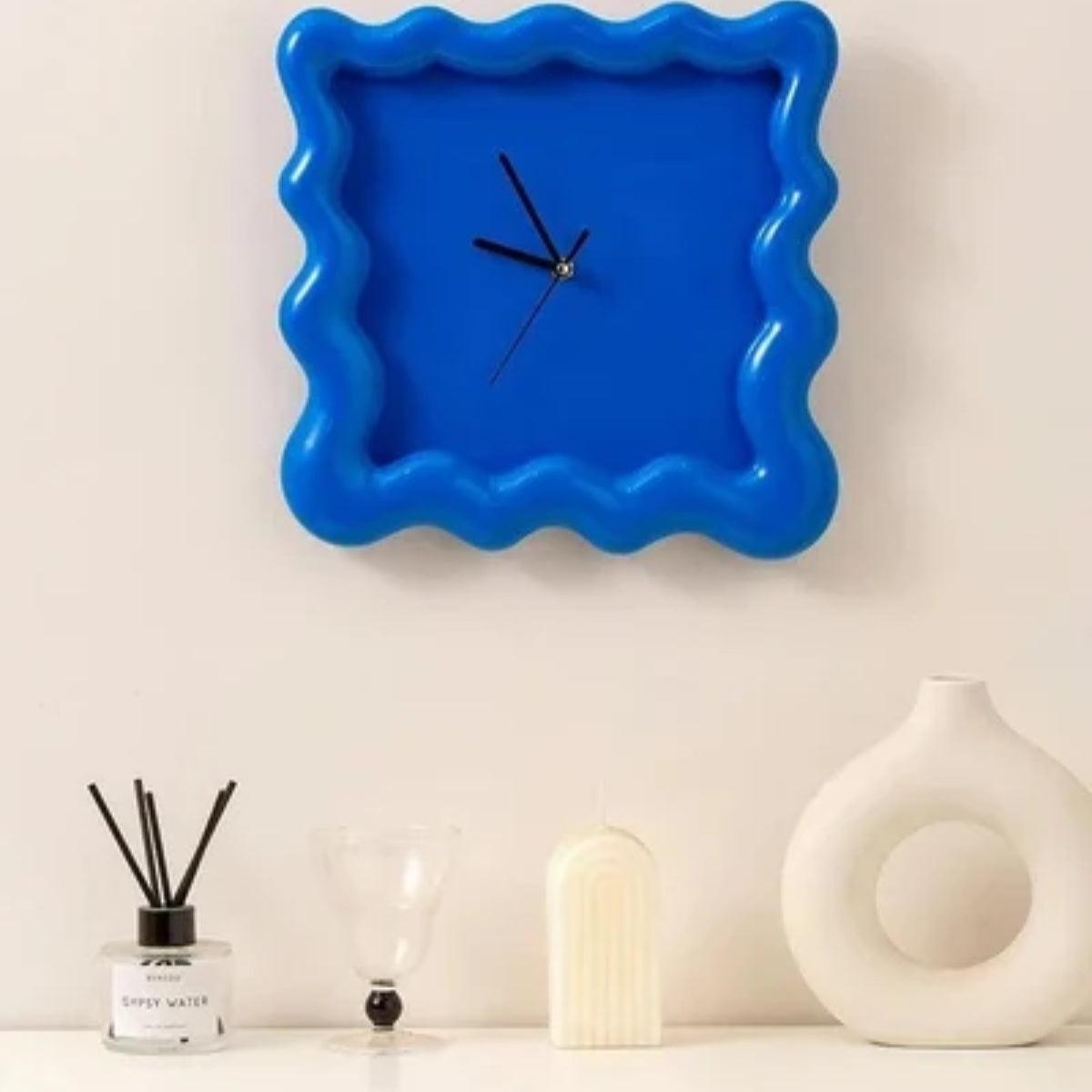 Silent Wall Clock With Modern Minimalist Wavy Square Design