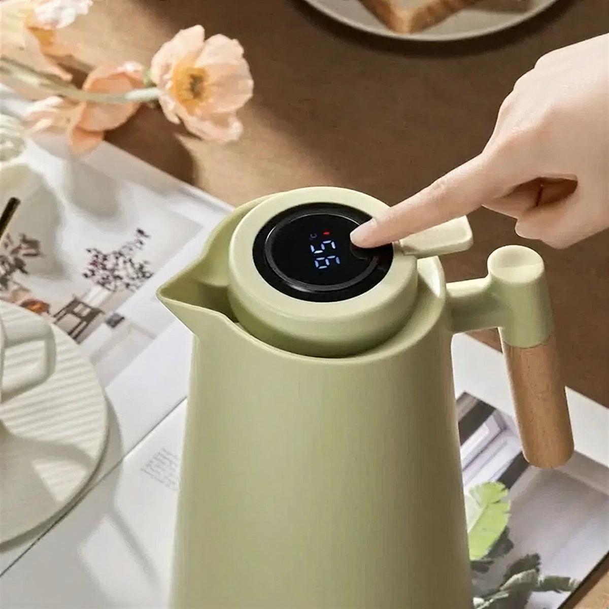 Thermal Insulated Water Jug With Integrated Digital Temperature Display Screen